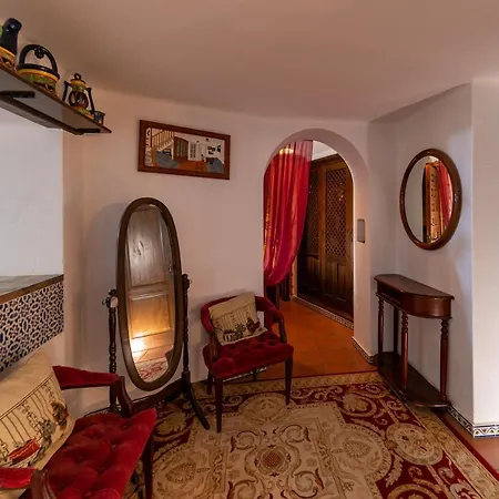 The House! Large Terrace And Bars! Traveller Awards 2024-2025 Apartment *